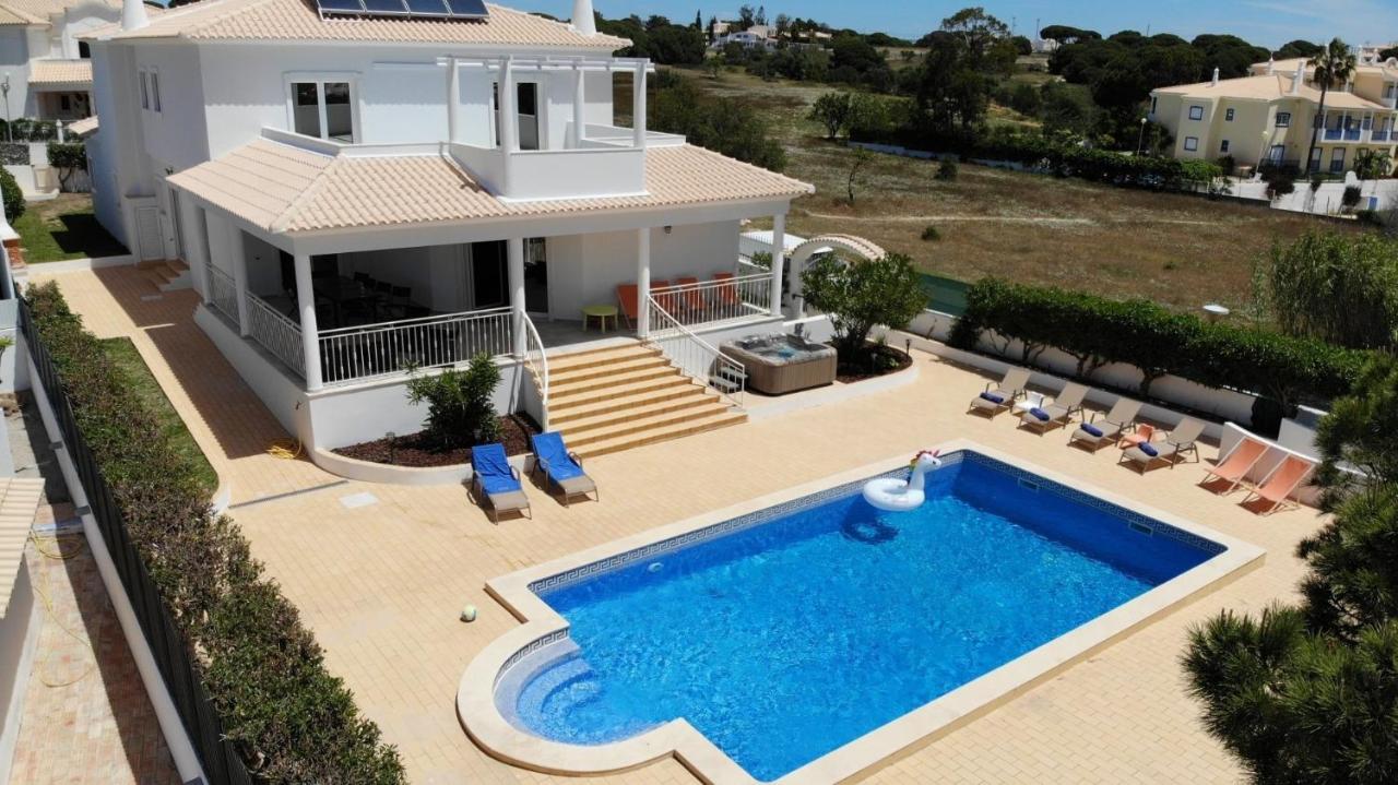 Sunset Villa By Laranjal Rentals Olhos de Água Kültér fotó