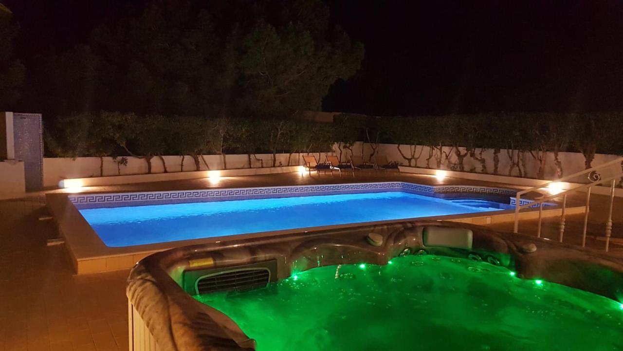 Sunset Villa By Laranjal Rentals Olhos de Água Kültér fotó