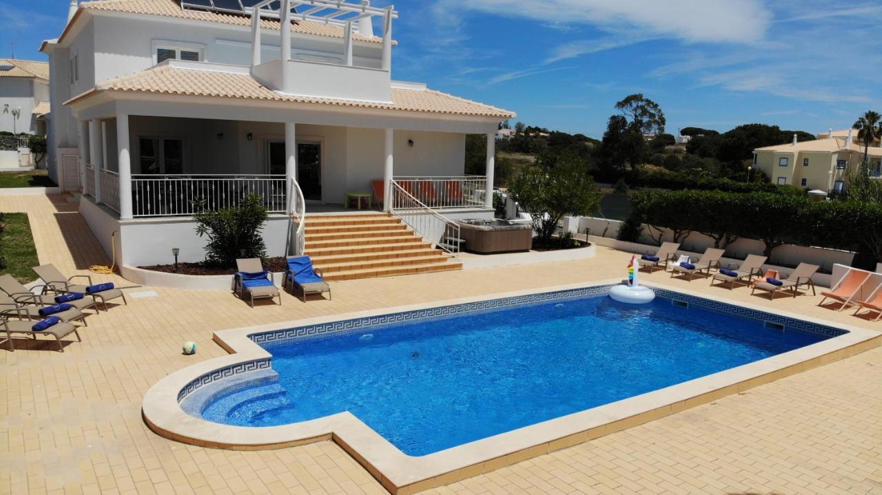 Sunset Villa By Laranjal Rentals Olhos de Água Kültér fotó