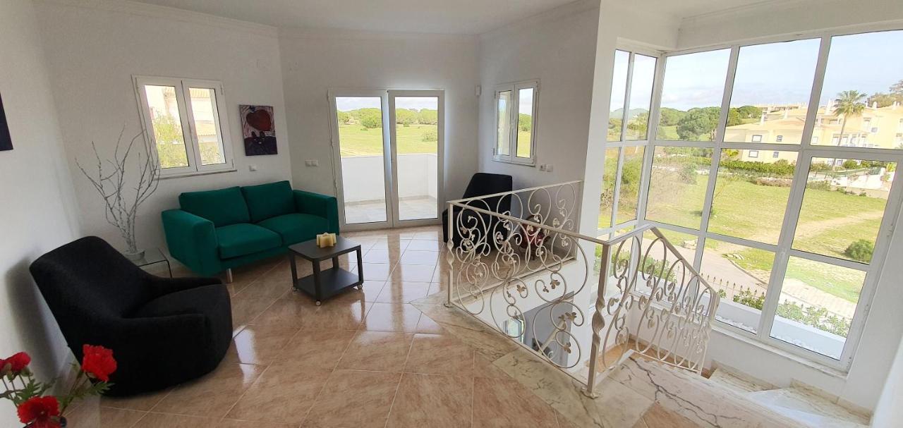 Sunset Villa By Laranjal Rentals Olhos de Água Kültér fotó